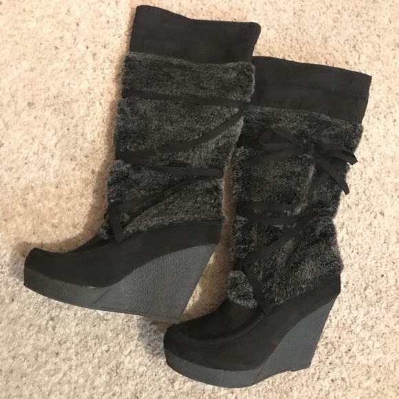 Decree Women’s Wedge Boot - Picture 2 of 3